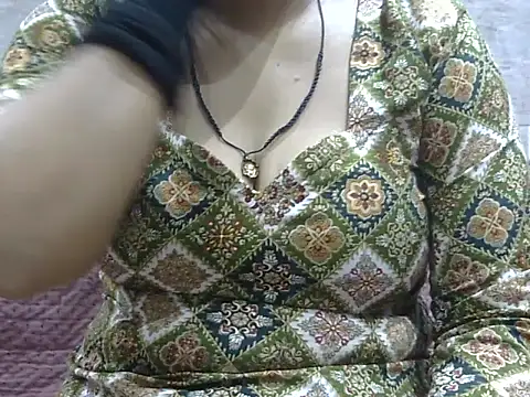 Snapshot of hey_darling_ chatting on 07.14.26 hey darling online show from 07.14.26