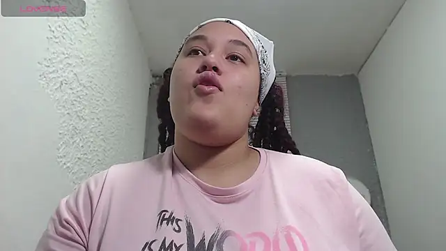 Snapshot of leilasosexy chatting on 07.06.26 leilasosexy online show from 07.06.26