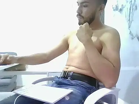 Snapshot of Zebas_hot chatting on 06.05.26 Zebas hot online show from 06.05.26