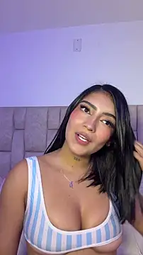 Snapshot of Nicolegh_ chatting on 06.17.26 Nicolegh online show from 06.17.26