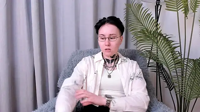 Snapshot of LeonOsbey chatting on 06.03.26 LeonOsbey online show from 06.03.26