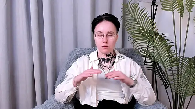 Snapshot of LeonOsbey chatting on 06.03.26 LeonOsbey online show from 06.03.26