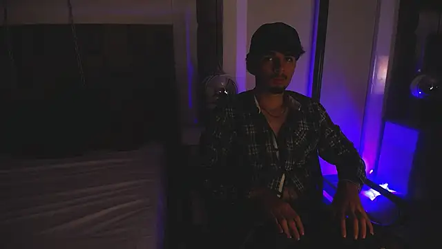 Snapshot of LucasThomson_ chatting on 06.19.26 LucasThomson online show from 06.19.26