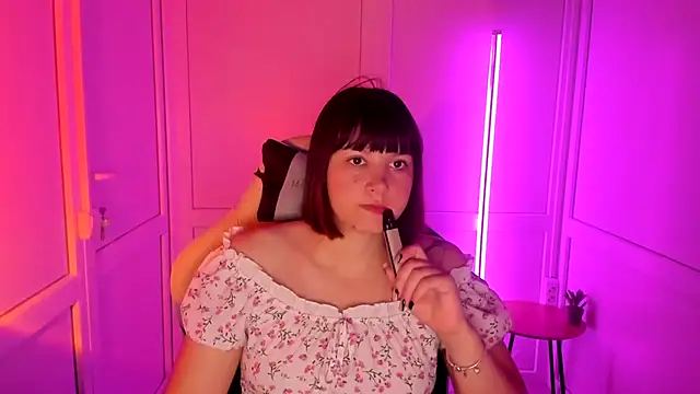Snapshot of Vanilla_Vixen chatting on 07.15.26 Vanilla Vixen online show from 07.15.26