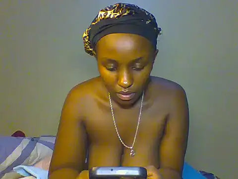 Snapshot of Sexie_bobbies chatting on 06.25.26 Sexie bobbies online show from 06.25.26