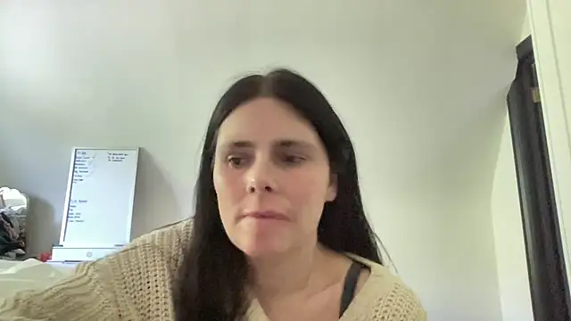 Snapshot of JadeLucy chatting on 06.14.26 JadeLucy online show from 06.14.26