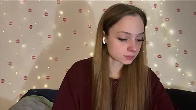 Snapshot of itskylieee chatting on 07.15.26 itskylieee online show from 07.15.26