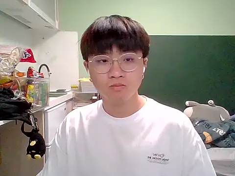 Snapshot of Yang_571 chatting on 06.10.26 Yang 571 online show from 06.10.26