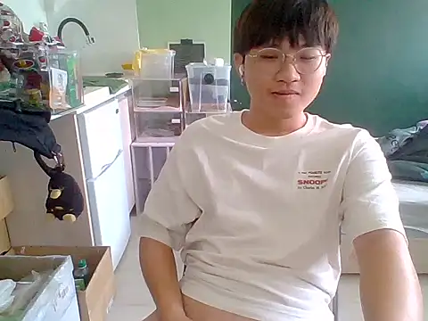 Snapshot of Yang_571 chatting on 06.24.26 Yang 571 online show from 06.24.26