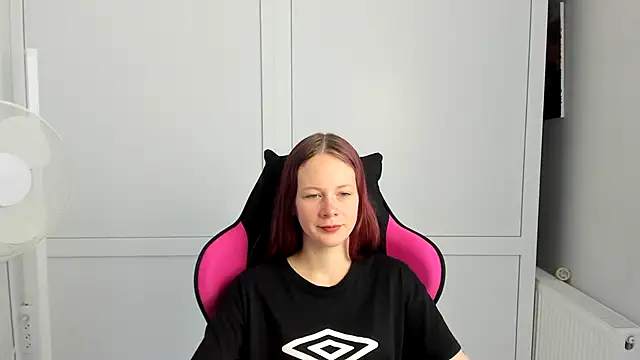 Snapshot of Skylar_spring chatting on 07.18.26 Skylar spring online show from 07.18.26
