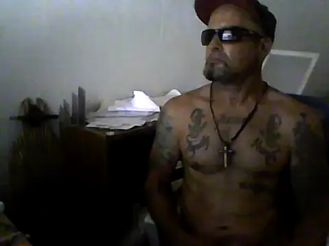 Snapshot of SlickDickyadown chatting on 06.17.26 SlickDickyadown online show from 06.17.26