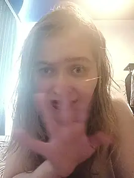 Snapshot of _AngelaGarcia_ chatting on 06.24.26 AngelaGarcia online show from 06.24.26