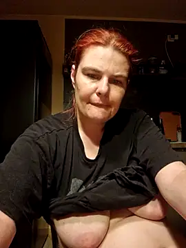 Snapshot of GoldenWifee chatting on 07.16.26 GoldenWifee online show from 07.16.26