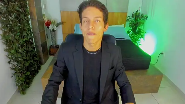 Snapshot of LevinFox chatting on 06.18.26 LevinFox online show from 06.18.26