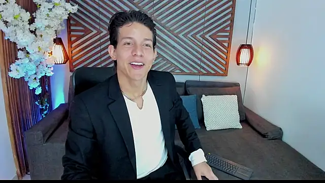 Snapshot of LevinFox chatting on 07.17.26 LevinFox online show from 07.17.26