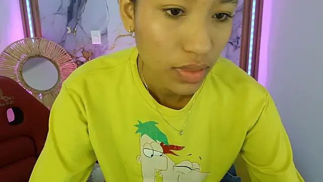 Snapshot of Kiimmy_m_ chatting on 06.11.26 Kiimmy m online show from 06.11.26