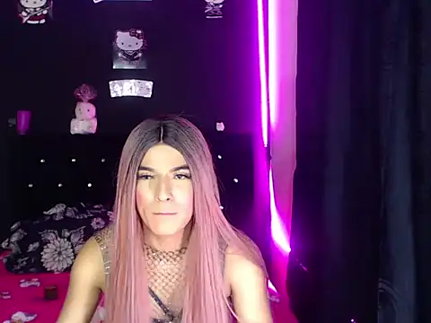 Snapshot of madame_kitty chatting on 07.16.26 madame kitty online show from 07.16.26