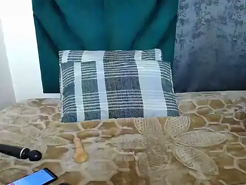 Snapshot of -pussy_lover_ chatting on 06.11.26 -pussy lover online show from 06.11.26