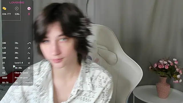 Snapshot of Carolina_Lu chatting on 06.15.26 Carolina Lu online show from 06.15.26