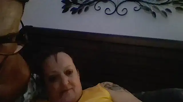 Snapshot of purplecarnation chatting on 06.14.26 purplecarnation online show from 06.14.26