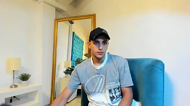 Snapshot of luca_gael chatting on 06.07.26 luca gael online show from 06.07.26