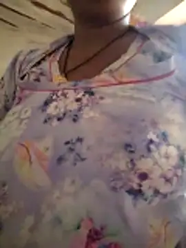 Snapshot of riyana_tai chatting on 06.13.26 riyana tai online show from 06.13.26