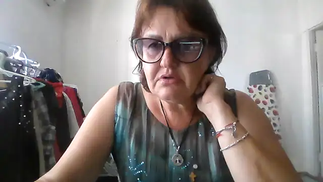 Snapshot of ErikaXShine chatting on 07.24.26 ErikaXShine online show from 07.24.26