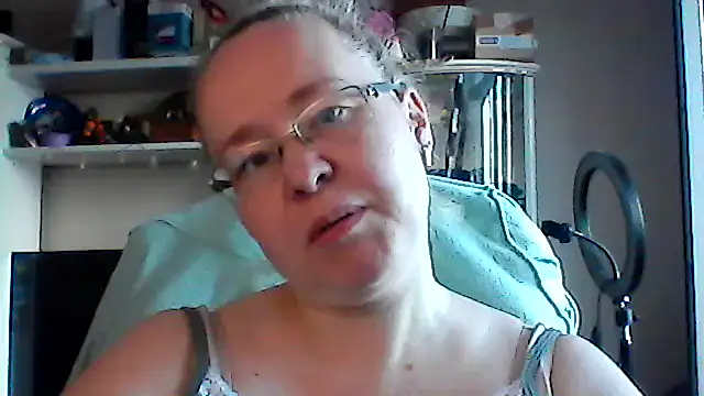 Snapshot of Viola27 chatting on 06.21.26 Viola27 online show from 06.21.26