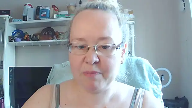 Snapshot of Viola27 chatting on 07.20.26 Viola27 online show from 07.20.26
