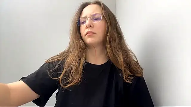 Snapshot of AlisonOhlmacher chatting on 06.10.26 AlisonOhlmacher online show from 06.10.26