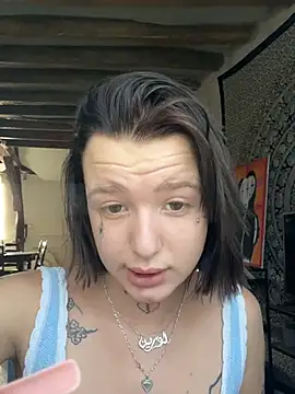 Snapshot of gueule_d-ange chatting on 06.15.26 gueule d-ange online show from 06.15.26