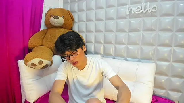 Snapshot of maximo_2019 chatting on 07.07.26 maximo 2019 online show from 07.07.26