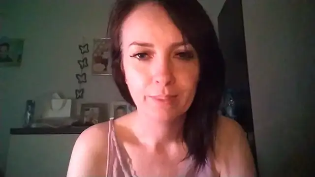Snapshot of JenniferAlone chatting on 06.16.26 JenniferAlone online show from 06.16.26
