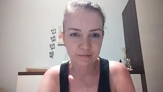 Snapshot of JenniferAlone chatting on 06.21.26 JenniferAlone online show from 06.21.26