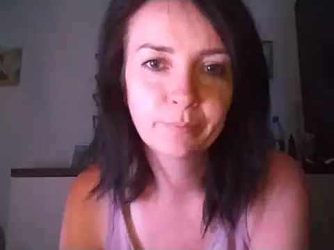Snapshot of JenniferAlone chatting on 06.26.26 JenniferAlone online show from 06.26.26