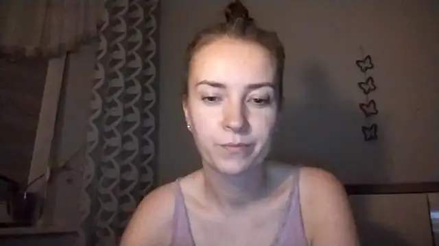 Snapshot of JenniferAlone chatting on 07.26.26 JenniferAlone online show from 07.26.26