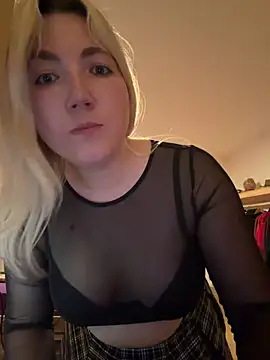 Snapshot of LauraStarr chatting on 06.16.26 LauraStarr online show from 06.16.26