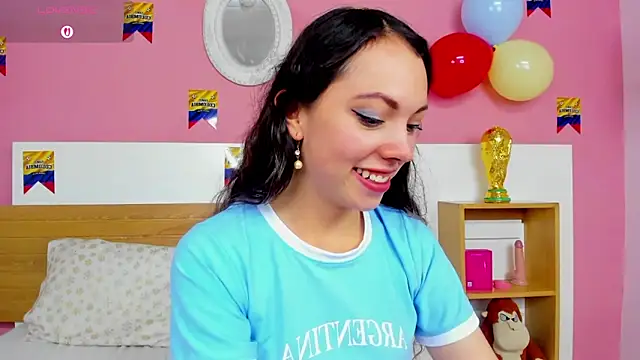 Snapshot of AshleyBenoitt chatting on 06.16.26 AshleyBenoitt online show from 06.16.26