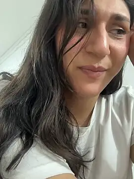 Snapshot of AryloverX chatting on 07.18.26 AryloverX online show from 07.18.26