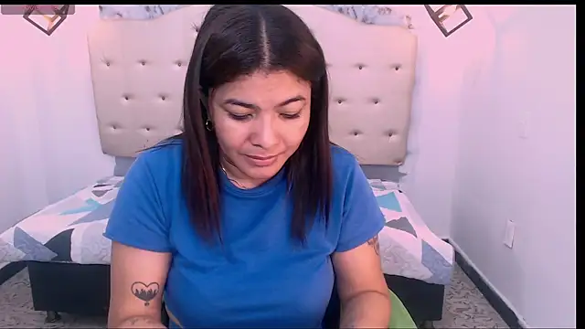 Snapshot of brenda-hot21 chatting on 06.15.26 brenda-hot21 online show from 06.15.26