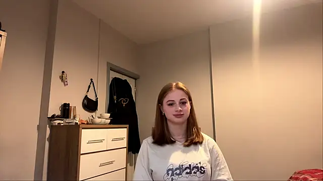 Snapshot of kittenflub chatting on 06.09.26 kittenflub online show from 06.09.26