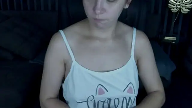 Snapshot of Livia_Shy chatting on 07.14.26 Livia Shy online show from 07.14.26