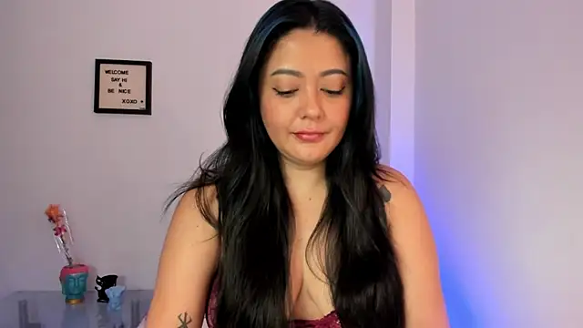 Snapshot of LauraToro_ chatting on 01.19.26 LauraToro online show from 01.19.26