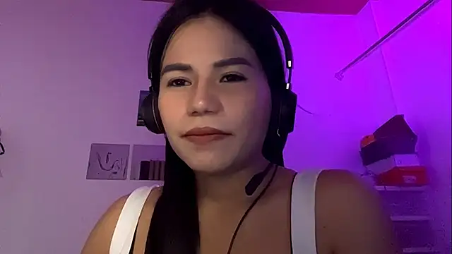 Snapshot of MartiCalvaruso chatting on 06.11.26 MartiCalvaruso online show from 06.11.26