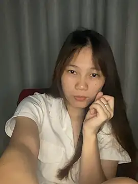 Snapshot of Vyy2000 chatting on 07.17.26 Vyy2000 online show from 07.17.26