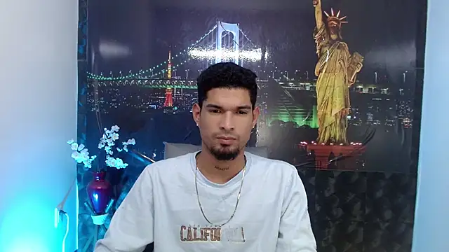 Snapshot of Carlos_eclipse chatting on 07.24.26 Carlos eclipse online show from 07.24.26
