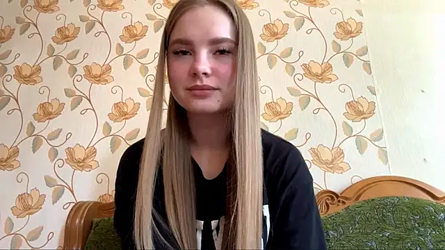 Snapshot of ArethaSchlauch chatting on 06.10.26 ArethaSchlauch online show from 06.10.26