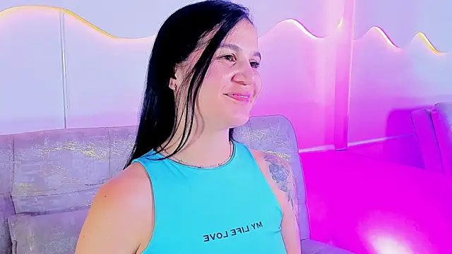 Snapshot of MiaHansson chatting on 06.18.26 MiaHansson online show from 06.18.26