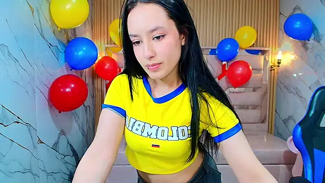 Snapshot of Aleja_r_ chatting on 06.27.26 Aleja r online show from 06.27.26