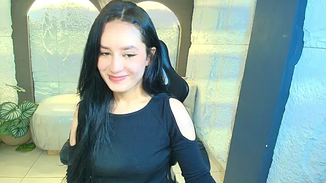 Snapshot of Aleja_r_ chatting on 07.28.26 Aleja r online show from 07.28.26